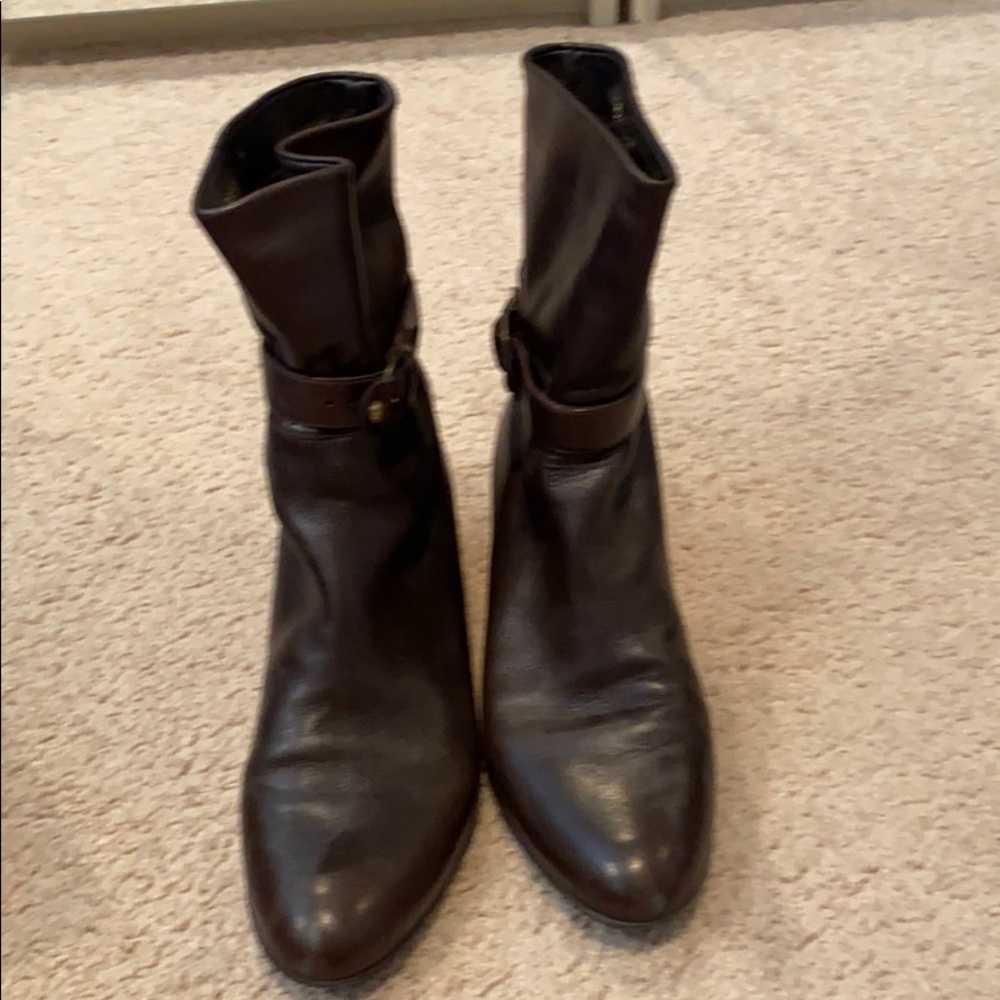 Stuart Weitzman brown leather boot